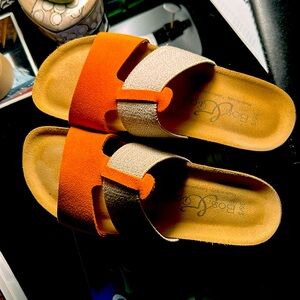 Never worn- cork inner sole, comfortable fun Sandles by Bos&co. The size is 36/5